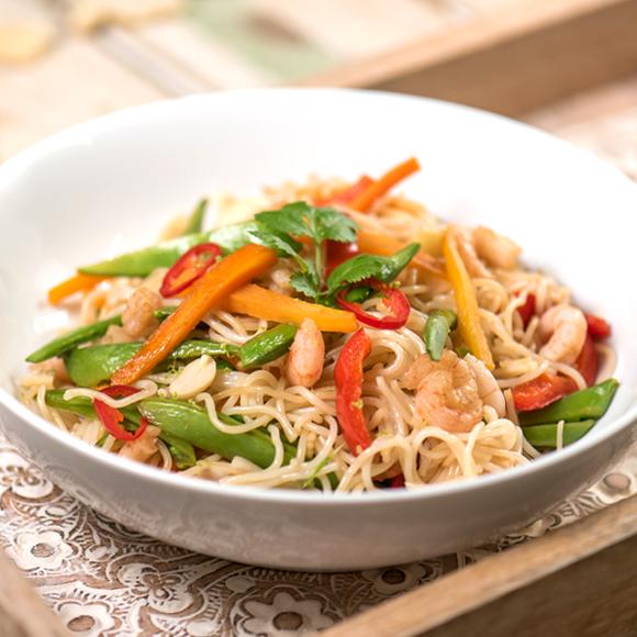 Asian prawn noodle salad